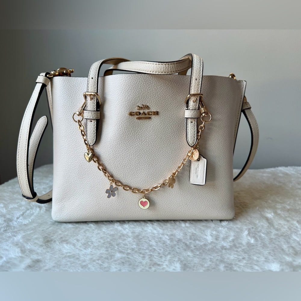 Coach Mollie 25 tote bag in chalk off white with charm